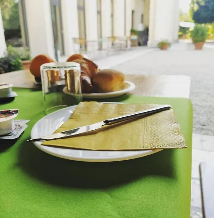 Guest House Villa Angaran San Giuseppe Bassano del Grappa 0*,  Italia